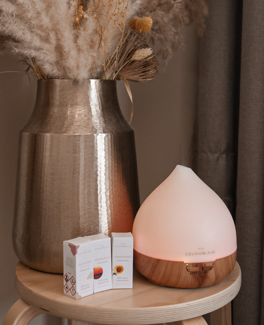 Geurwolkje Aroma Diffuser in Licht Hout Unity 2.0, perfect voor geurverspreiding.