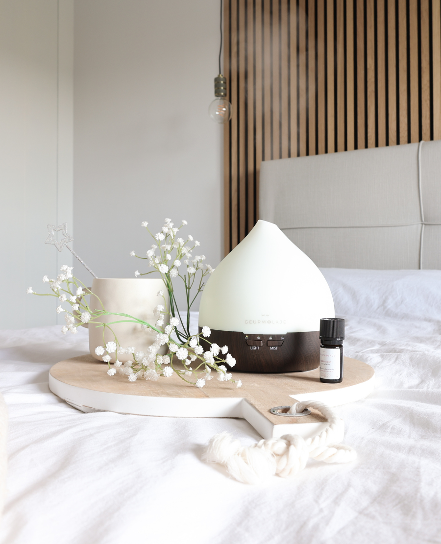 Geurwolkje Aroma Diffuser in Donker Hout Unity 2.0, perfect voor geurverspreiding.