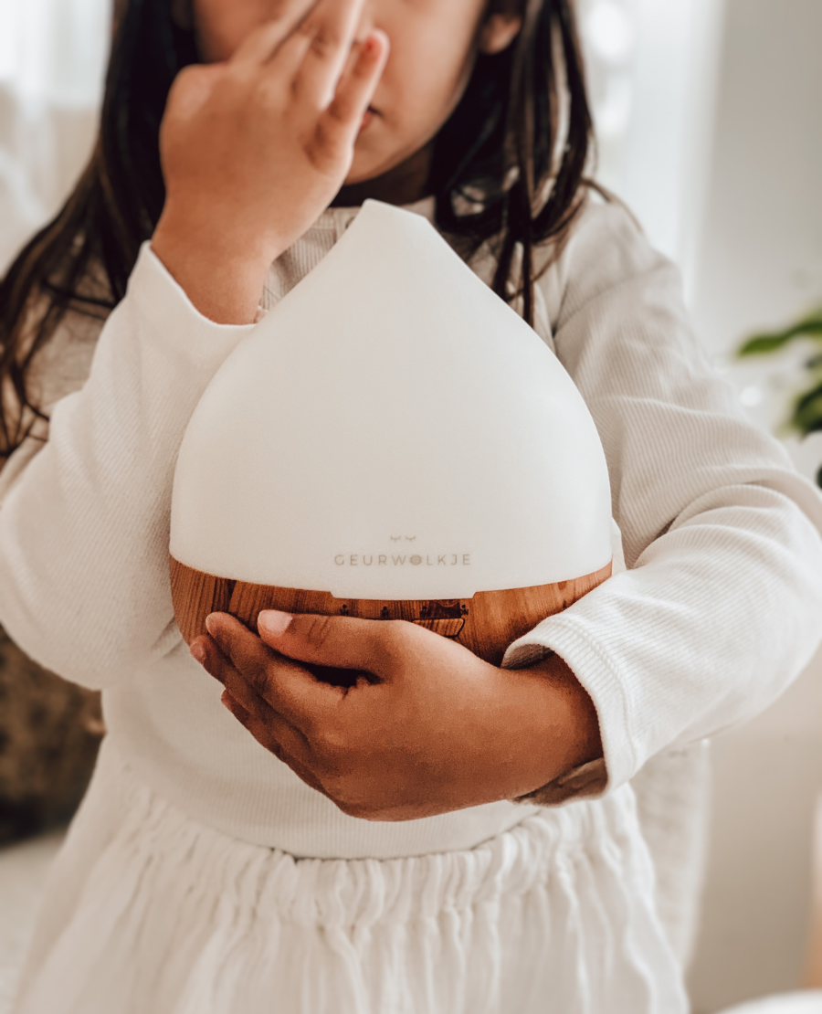 Geurwolkje Aroma Diffuser in Licht Hout Unity 2.0, perfect voor geurverspreiding.