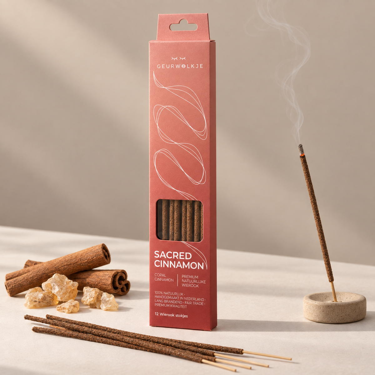 Sacred Cinnamon Copal Cinnamon wierook van Geurwolkje, met verpakking, losse stokjes, gloeiend stokje en geurgebonden ingrediënten