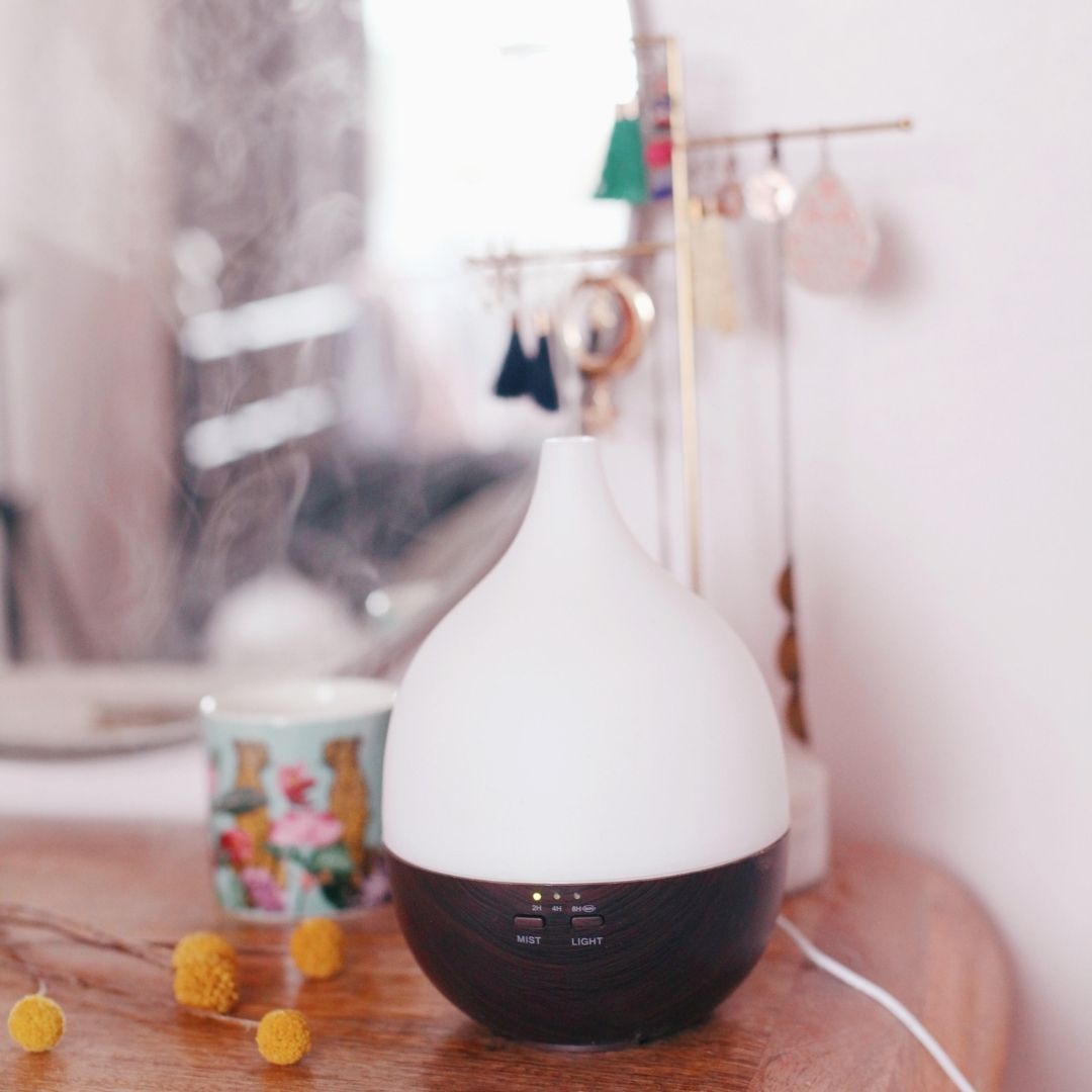 Geurwolkje Aroma Diffuser in donker hout Close 2 Nature 2.0, perfect voor geurverspreiding.