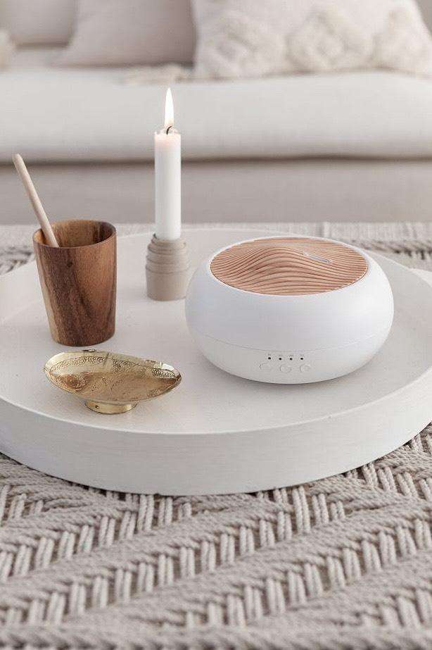 Geurwolkje Etherische Olie Diffuser in wit Sakura, ideaal voor etherische oliën.