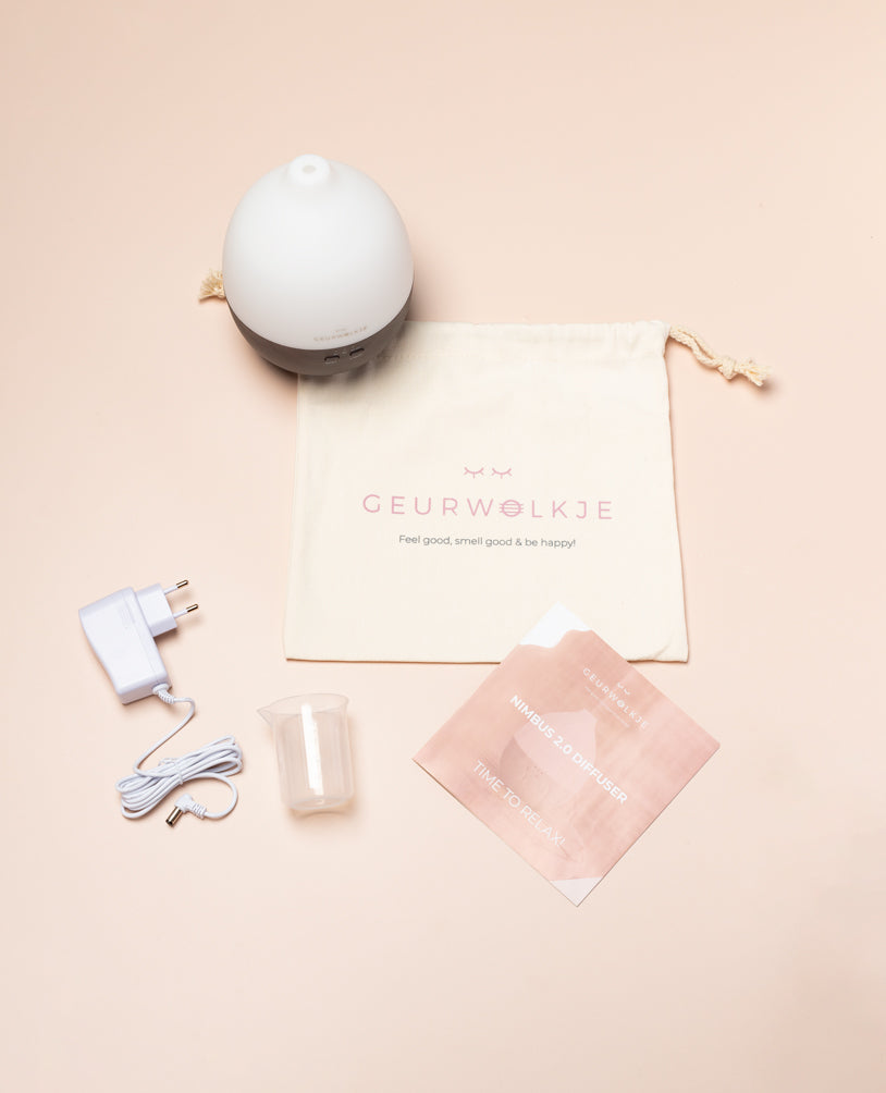 Geurwolkje Aroma Diffuser in donker hout Nimbus 2.0, perfect voor geurverspreiding.