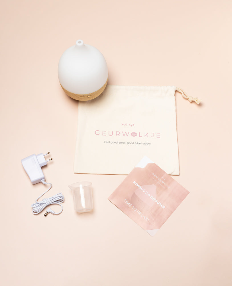 Geurwolkje Aroma Diffuser in licht hout Close 2 Nature 2.0, perfect voor geurverspreiding.