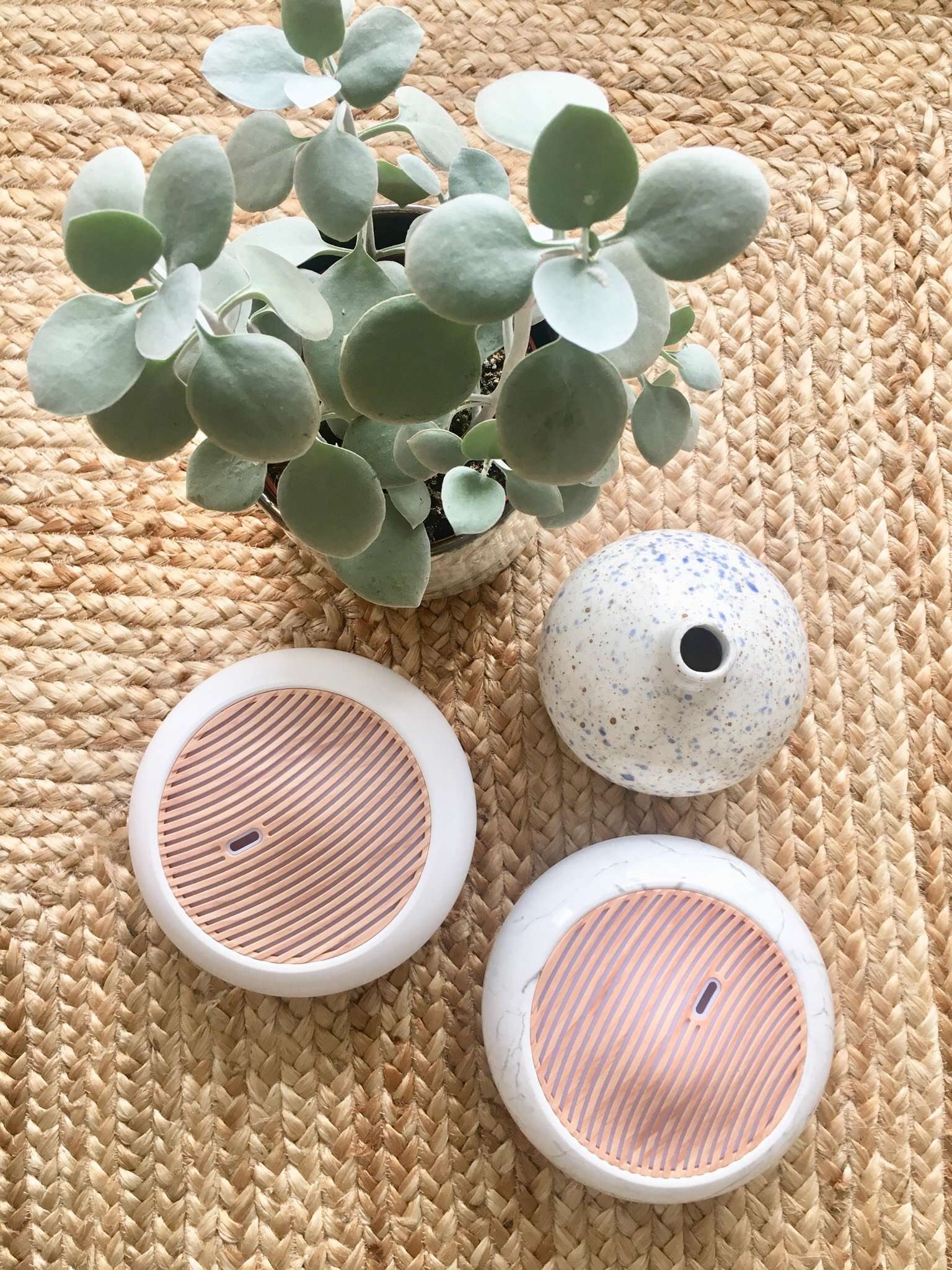 Geurwolkje Etherische Olie Diffuser in wit Sakura, ideaal voor etherische oliën.