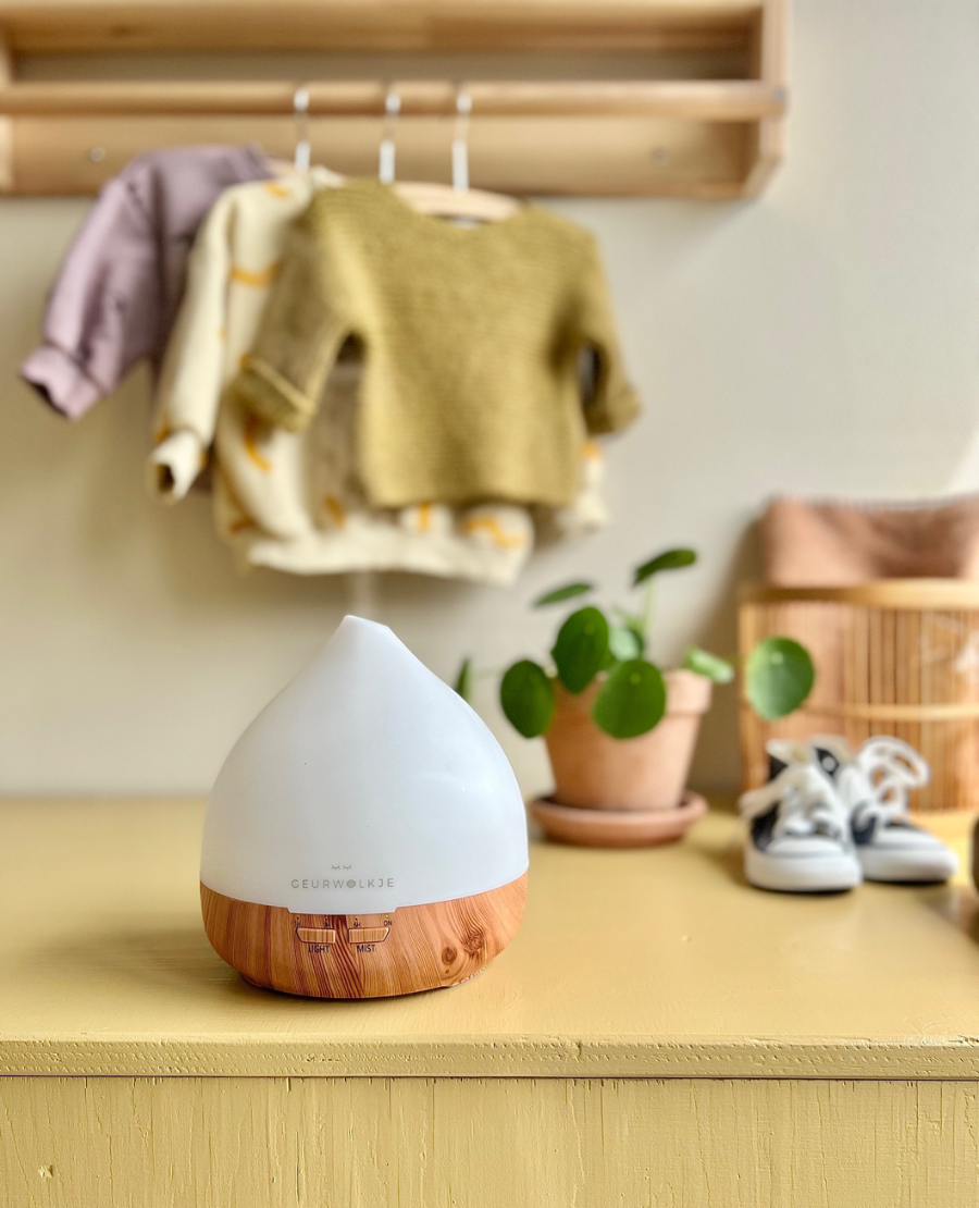 Geurwolkje Aroma Diffuser in Licht Hout Unity 2.0, perfect voor geurverspreiding.