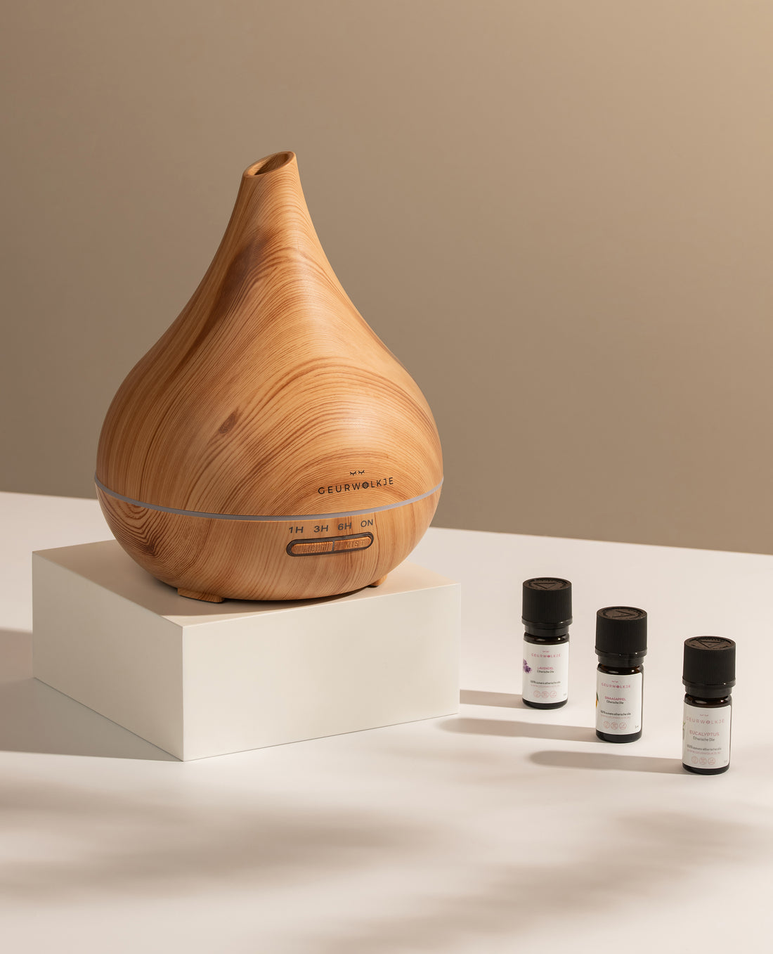 Unity Aroma Diffuser Set van Geurwolkje® in licht hout met Eucalyptus, Lavendel en Sinaasappel oliën