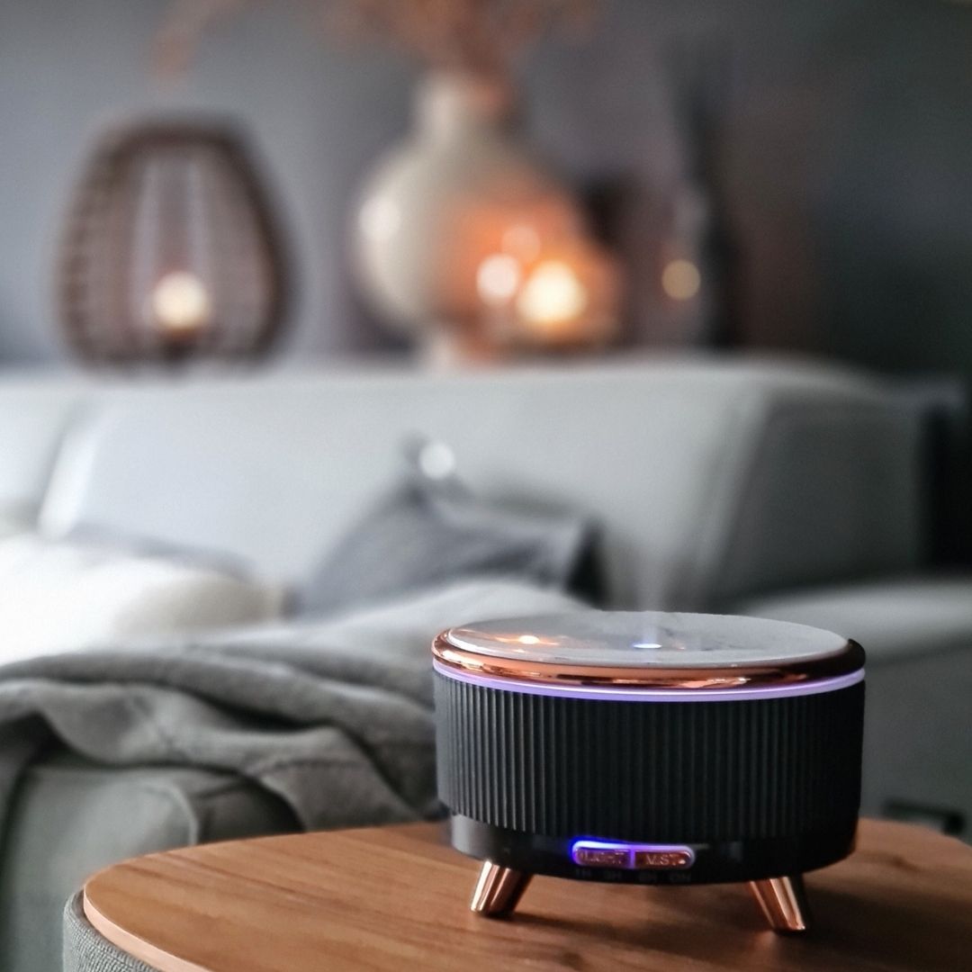 Geurwolkje Aroma Diffuser in zwart Serenity, perfect voor geurverspreiding.